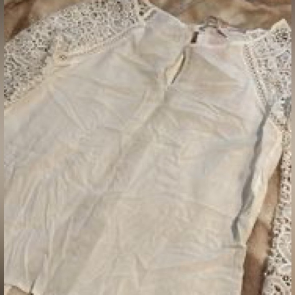 NWT Chelsea & Violet women’s blouse.
